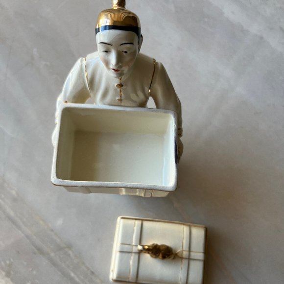 HINODE style  vintage 40's 50's ceramic porcelain oriental man carrying trunk - Picture 10 of 10